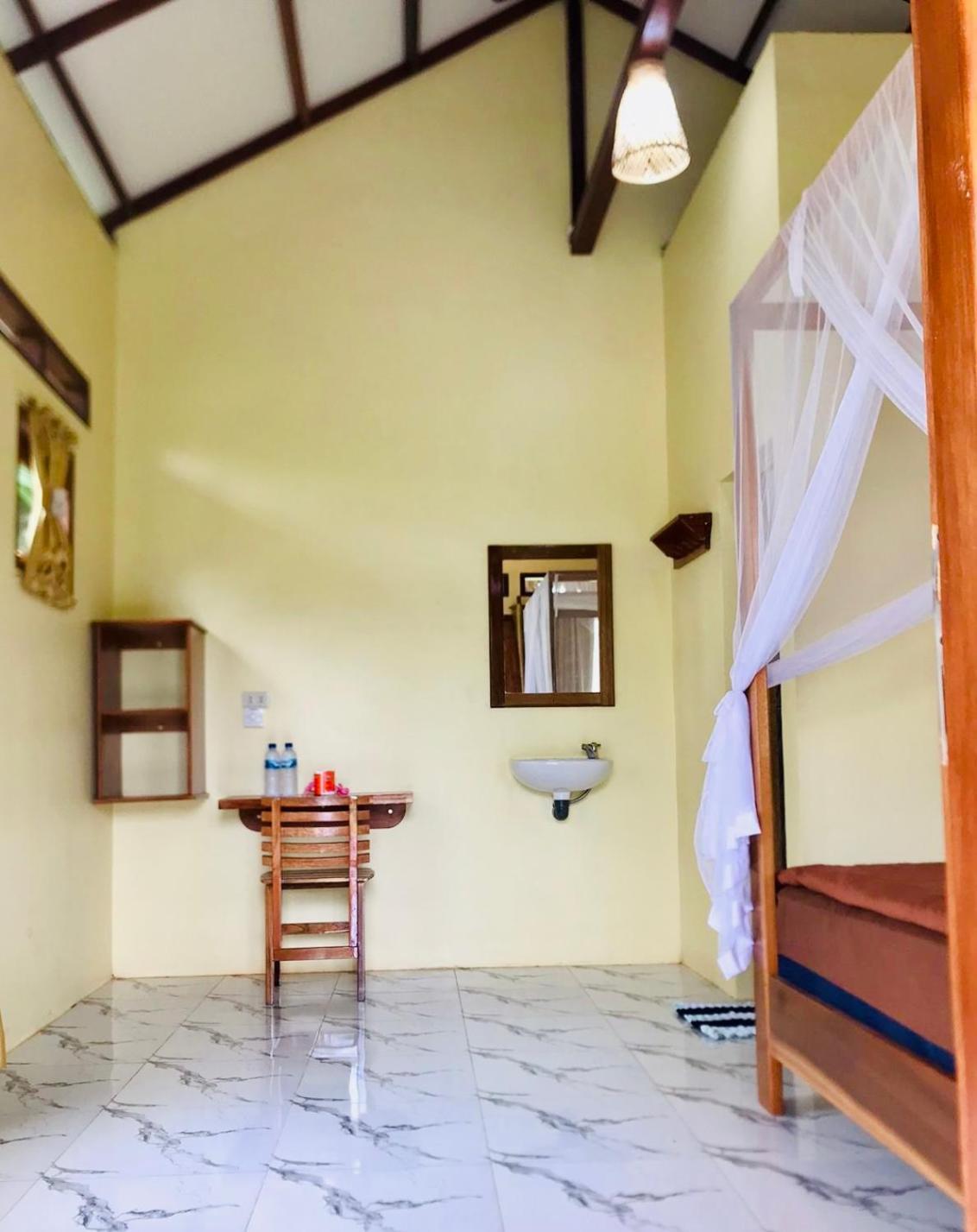 R5 Keramba Inn Букит-Лаванг Экстерьер фото