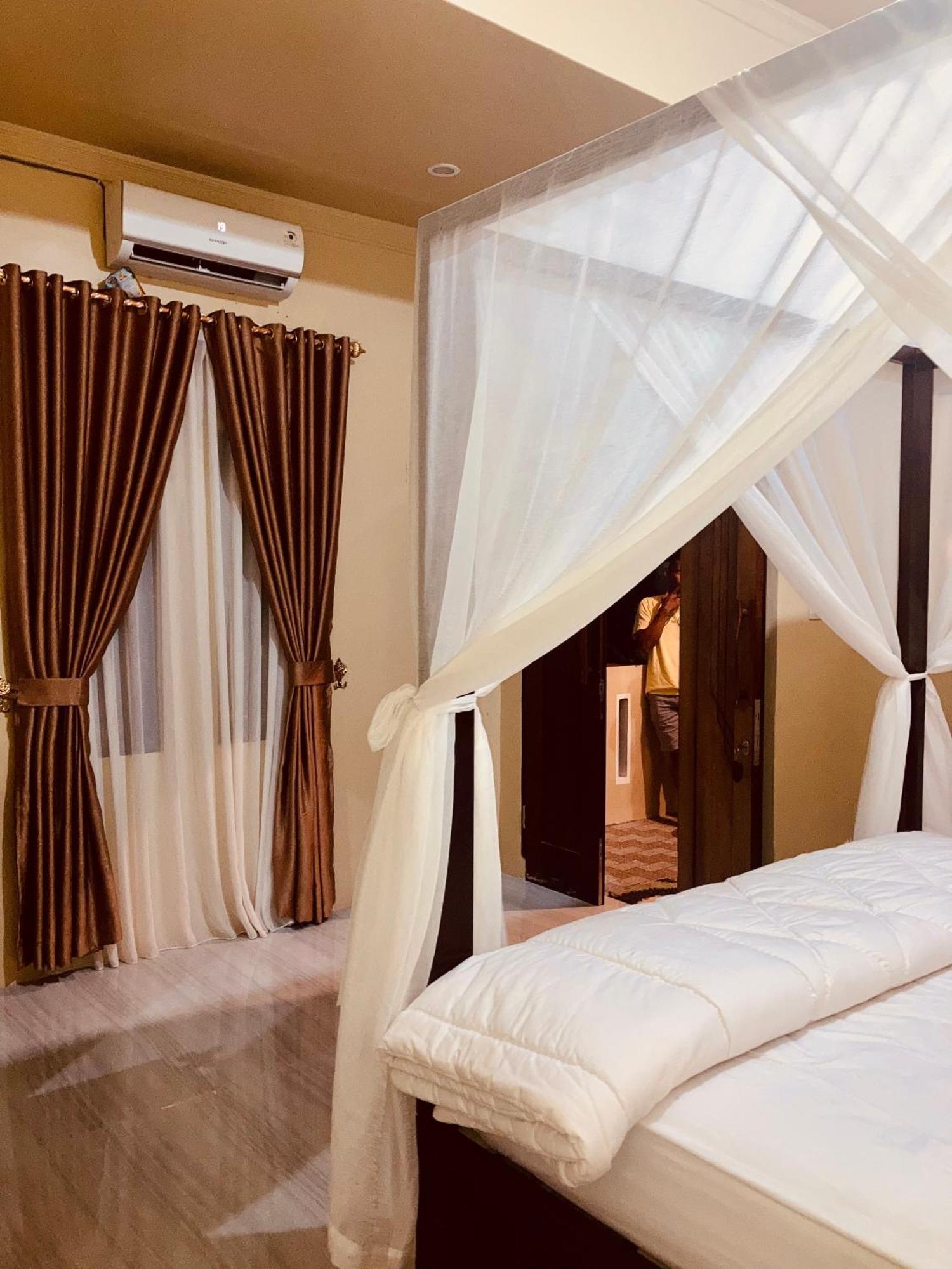 R5 Keramba Inn Букит-Лаванг Экстерьер фото